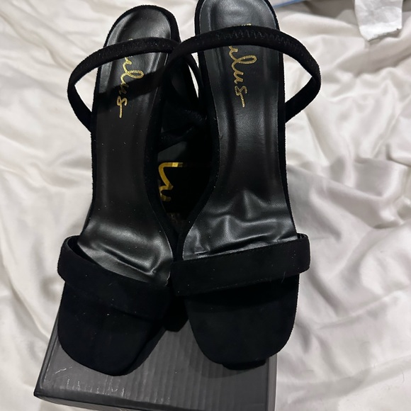 Lulus Black Suede heels 7 1/2 Brand New .. - Picture 3 of 7